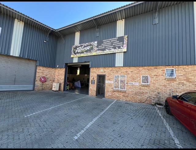270M² WAREHOUSE TO LET IN LASER PARK